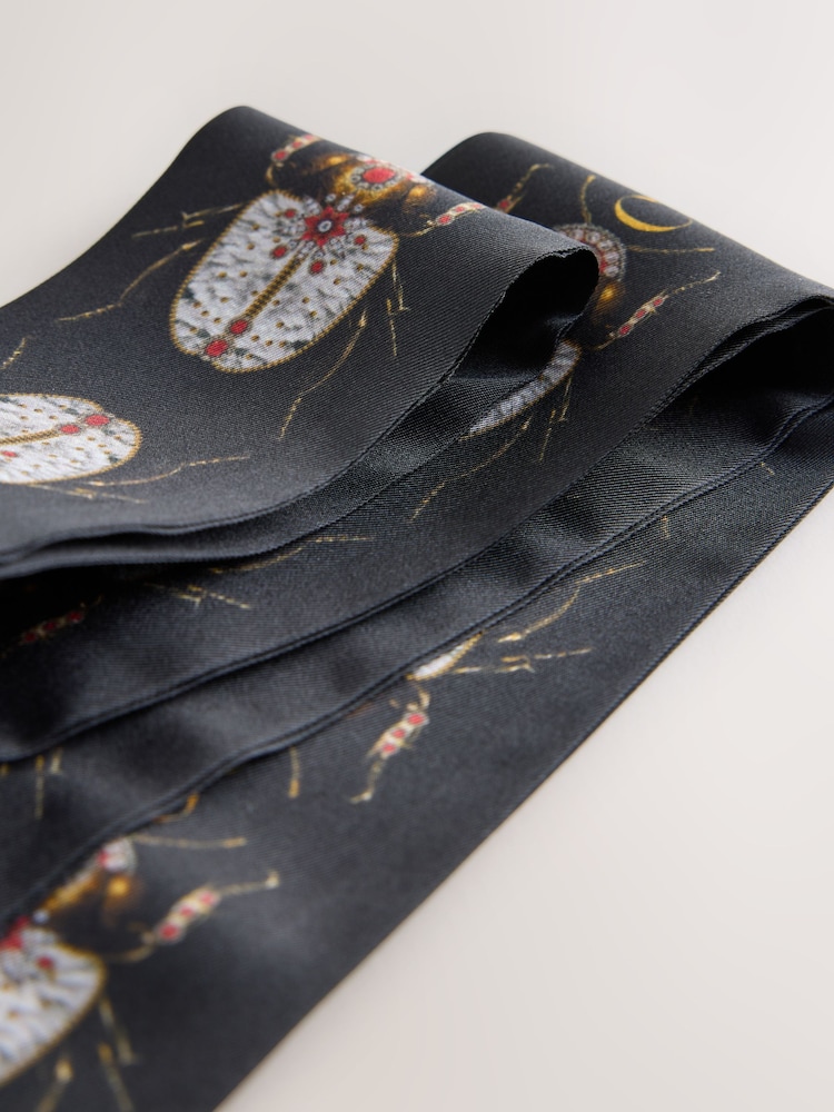 Black Regal Print - CERENE Skinny Scarf - Image 4 de 4
