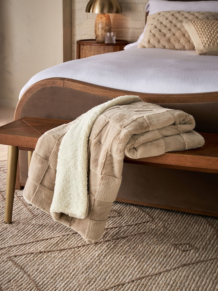 Natural Jasper Checkerboard Cosy Fleece Reverse Throw - Image 3 of 5