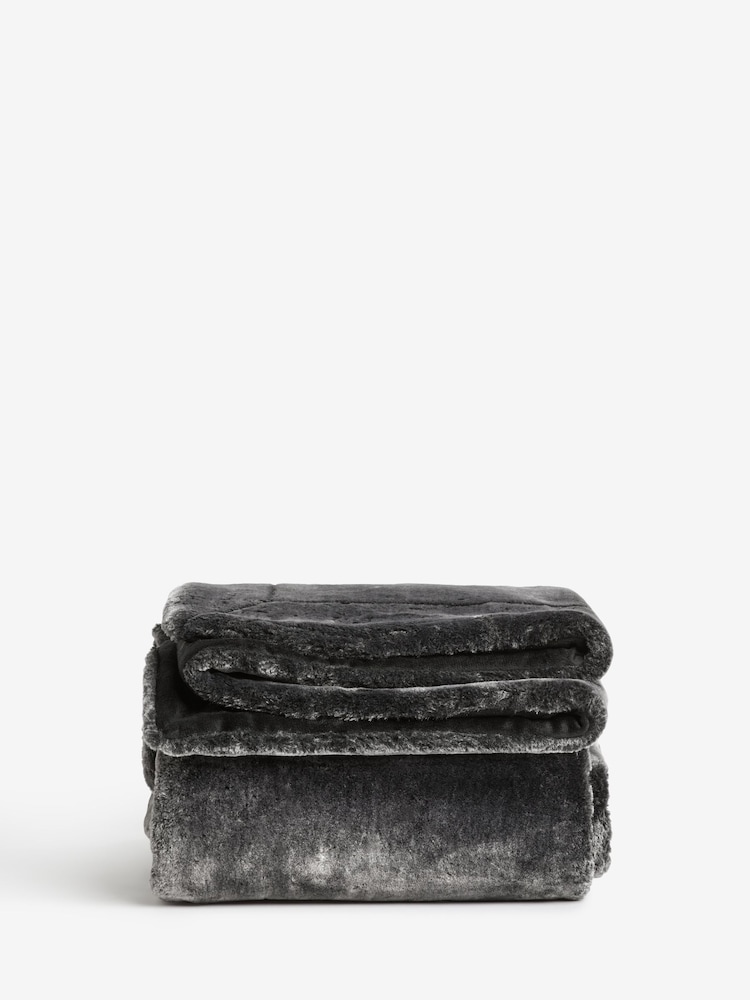 Charcoal Grey Ariana Faux Fur Throw - Image 5 of 5 Charcoal Grey Ariana Faux Fur Throw - Image 5 of 5