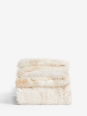 Ivory Loulou Faux Fur Throw - Image 4 of 4