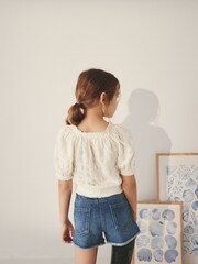 Bež - Bubble Teksturirani Bardot Crop Top (3-16let) - Slika 3 iz 8