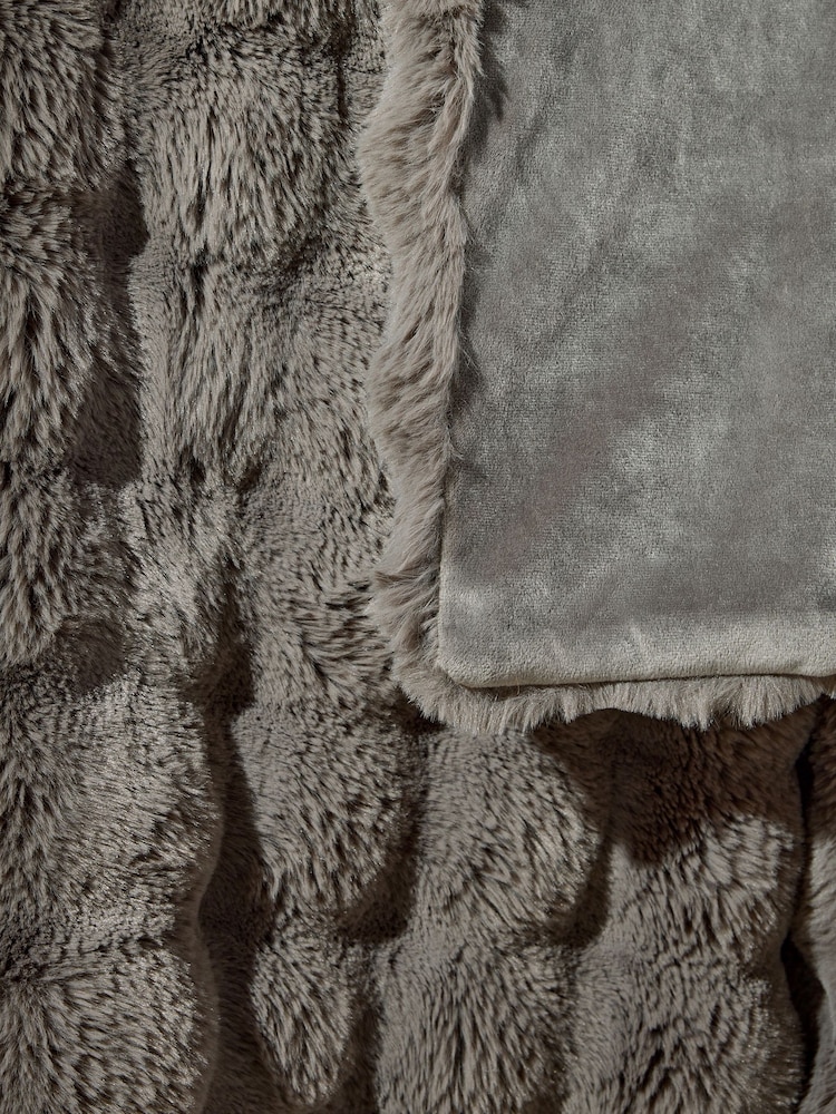 Charcoal Grey Aspen Faux Fur Throw - Image 4 of 5