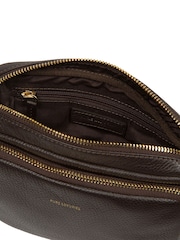Marrón - Bolso bandolera de piel 'Remi' de Pure Luxuries London - Imagen 5 de 6