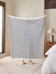 Black/White Iggy Knitted Throw - Image 4 of 5