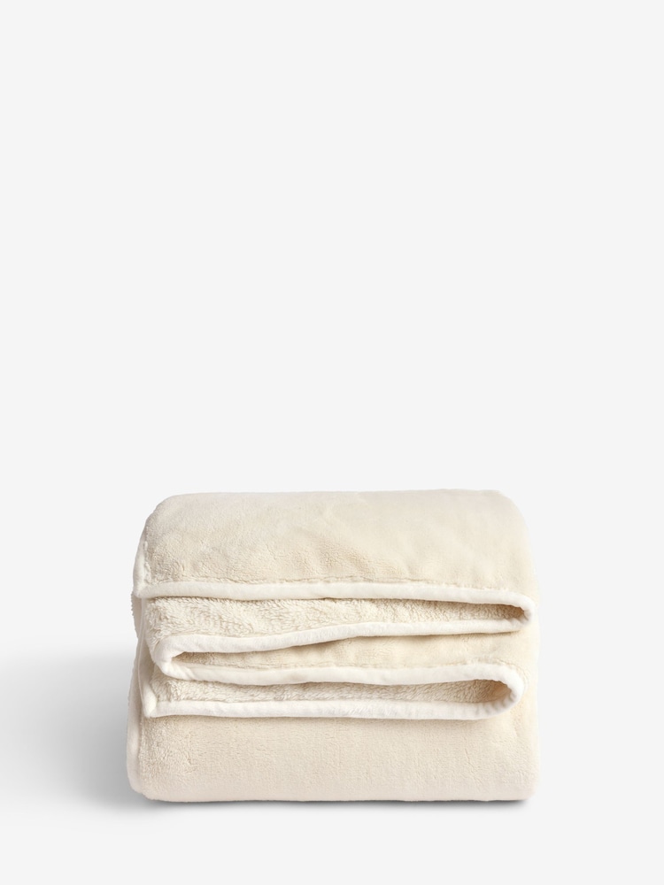Ivory Marshmallow Soft Fleece Throw - Image 4 of 4