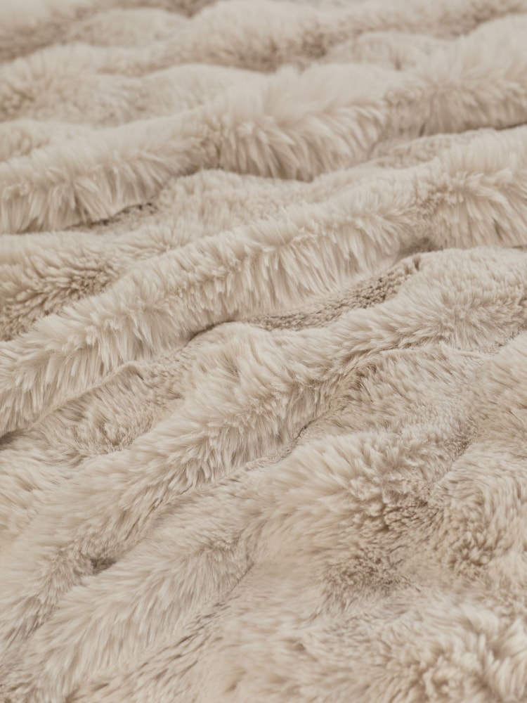 Oyster Aspen Faux Fur Throw - Image 4 of 5