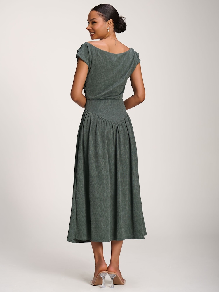 Jolie Moi Green Cowl Neckline Midaxi Dress - Image 2 of 6 Jolie Moi Green Cowl Neckline Midaxi Dress - Image 2 of 6