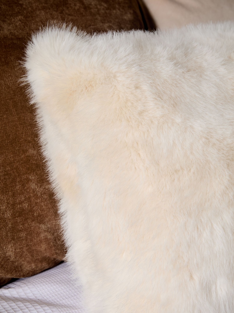 Ivory 40 x 59cm Loulou Faux Fur Cushion - Image 2 of 4