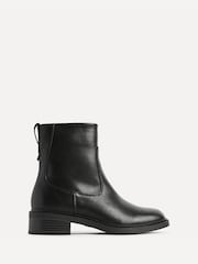 Linzi Black Discover Chelsea Boots - Image 2 of 6