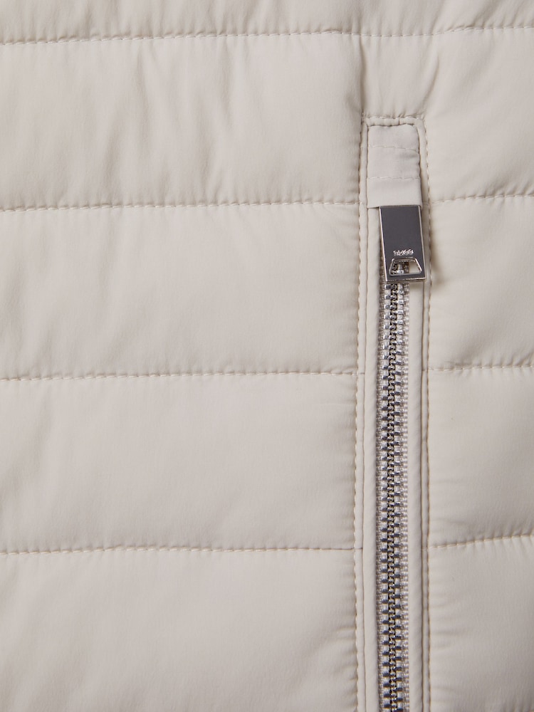Reiss Stone Pluto Hybrid Quilt and Knit Zip-Through Gilet - Image 6 of 6