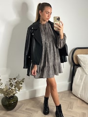 Style Cheat Black Nancy Blouson Mini Dress - Image 2 of 4