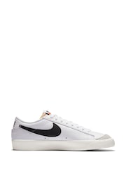 Nike White/Black Blazer Low 77 Vintage Trainers - Image 3 of 11