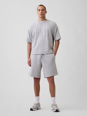 Grau - Gap Vintage Soft Terry Relaxed Logo Sweat Shorts - Bild 4 von 5