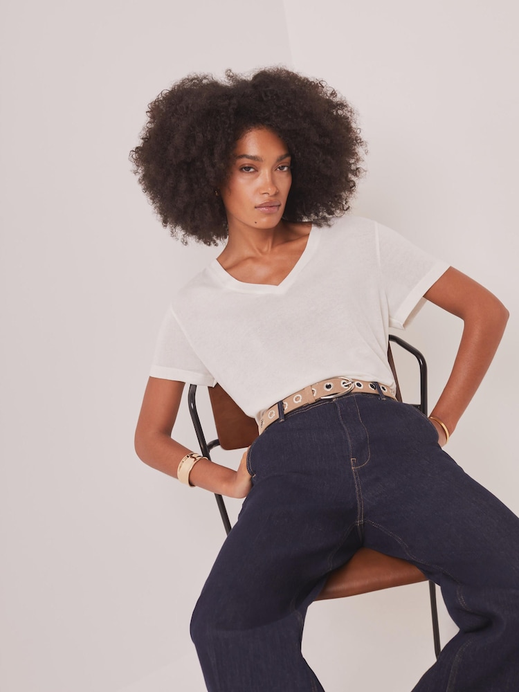 Mint Velvet White Linen Blend V-Neck T-Shirt - Image 2 of 8 Mint Velvet White Linen Blend V-Neck T-Shirt - Image 2 of 8