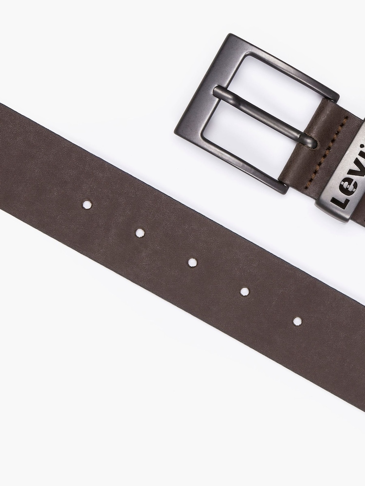 Levi's® Metal Brown Ashland Metal Logo Belt - Image 2 of 2 Levi's® Metal Brown Ashland Metal Logo Belt - Image 2 of 2