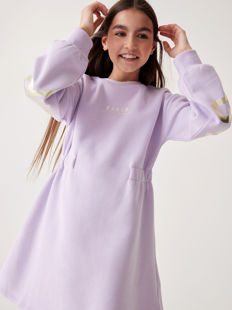 Flieder-Violett - Baker By Ted Baker Sweatkleid mit Logo hinten - Bild 1 von 10 Flieder-Violett - Baker By Ted Baker Sweatkleid mit Logo hinten - Bild 1 von 10