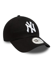 Gorra negra básica de algodón 100% con diseño ajustable de los New York Yankees 9TWENTY de New Era® - Imagen 1 de 5