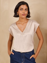 Love & Roses V-Neck Satin Front Jersey Back Top - Slika 2 iz 7