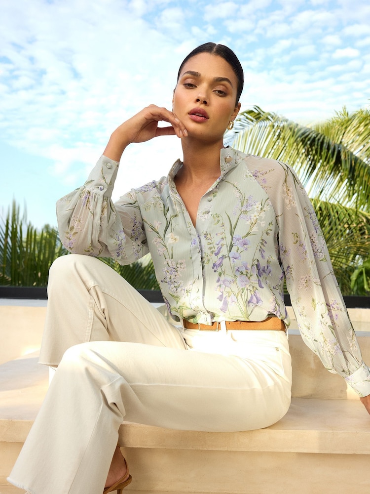 Grün mit floralem Print - Lipsy Langärmelige Bluse mit Grandad-Kragen - Bild 4 von 4 Grün mit floralem Print - Lipsy Langärmelige Bluse mit Grandad-Kragen - Bild 4 von 4