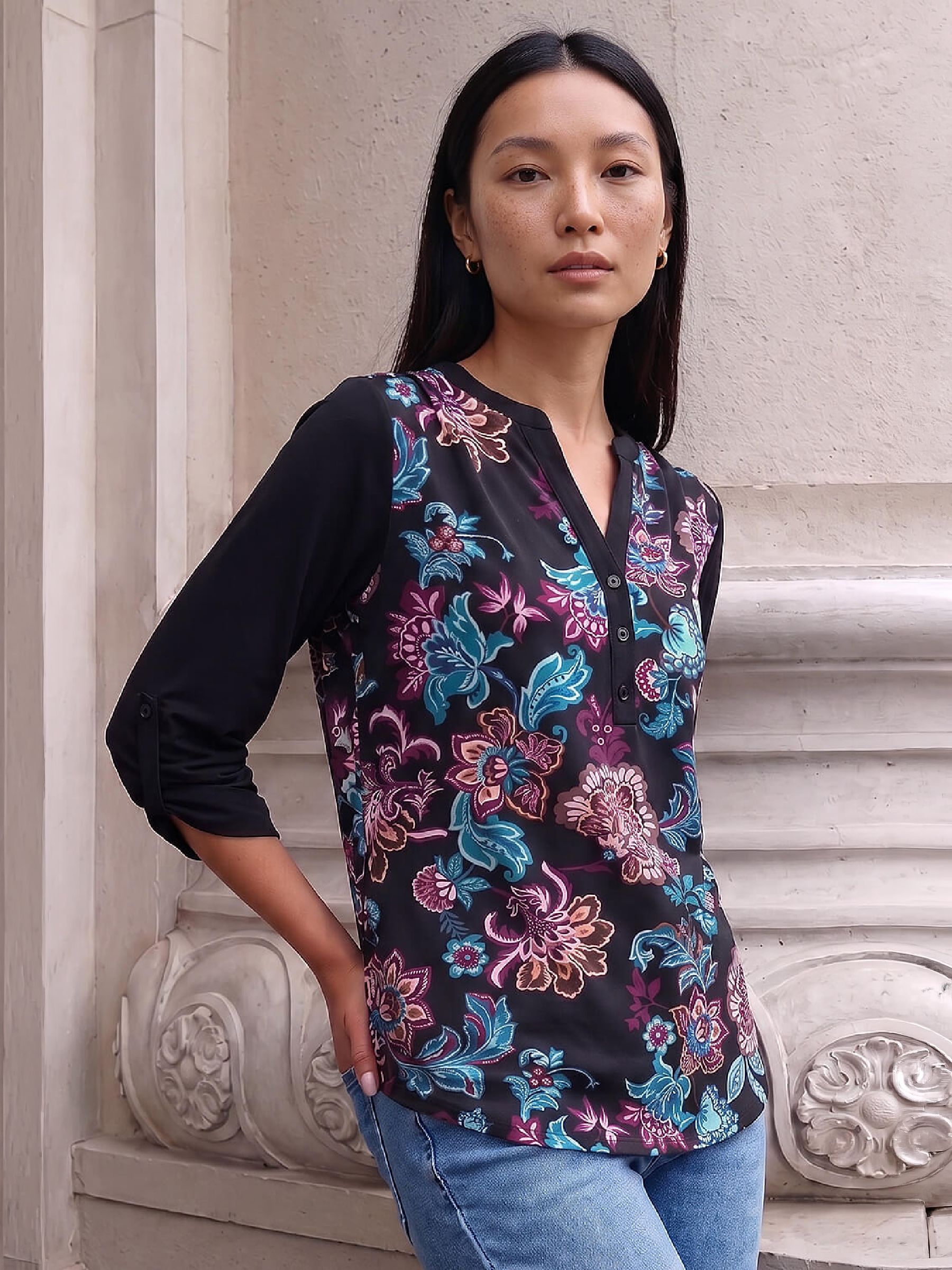 Roman Women's Black Floral Puff Print Stretch Shirt In Size 18 - Image 2