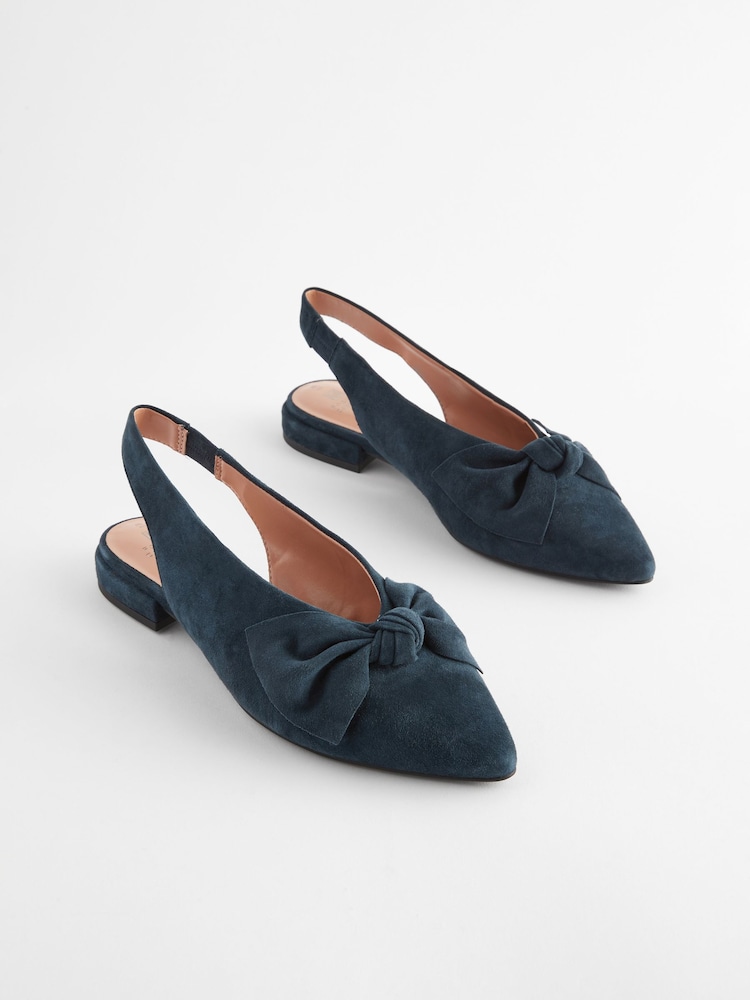 Mornarica - Usnjeni koničasti čevlji s pentljo in paščkom čez peto Forever Comfort® - Slika 1 iz 5