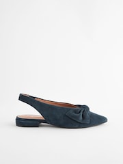 Mornarica - Usnjeni koničasti čevlji s pentljo in paščkom čez peto Forever Comfort® - Slika 2 iz 5