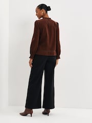 Brun - Finery Alica Corduroy Lace Detail Long Sleeve Top - Bilde 5 av 5