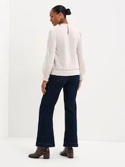 Krem - Finery Alica Corduroy Lace Detail Long Sleeve Top - Bilde 5 av 5
