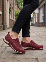 أحمر - حذاء جلد بمقاس واسع بتصميم سهل الارتداء مع سحّاب للإغلاق من Pavers - صورة 1 من 6