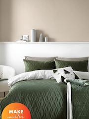 Catherine Lansfield Green Christmas Tree Cosy and Warm  Duvet Cover Set - Image 1 of 3