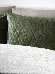 Catherine Lansfield Green Christmas Tree Cosy and Warm  Duvet Cover Set - Image 2 of 3