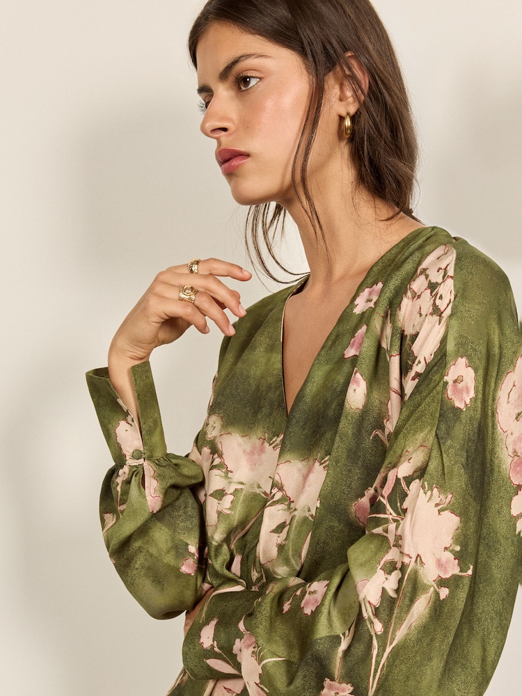 Kimono midikjole med blomstertryk i satin - Billede 2 af 5