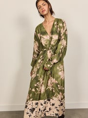 Kimono midikjole med blomstertryk i satin - Billede 5 af 5