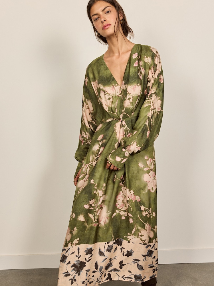 Kimono midikjole med blomstertryk i satin - Billede 5 af 5