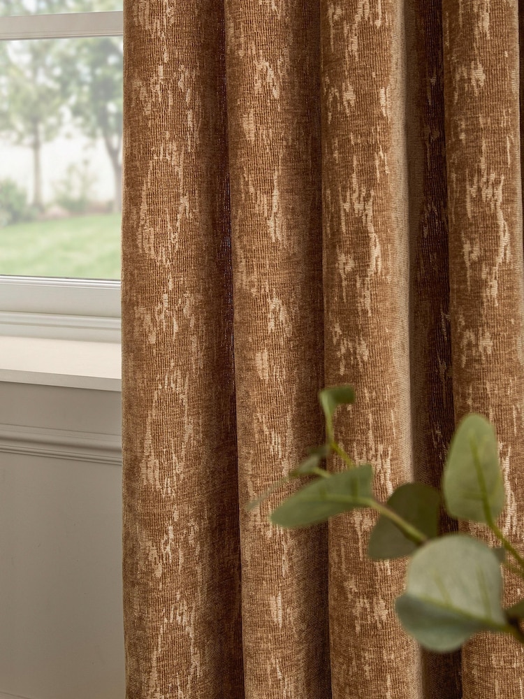 Paoletti Aurelio Chenille Lined Eyelet Curtains - Bilde 4 av 4