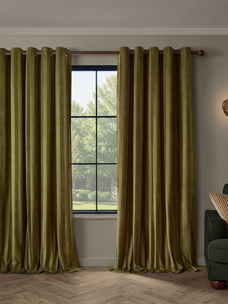 Paoletti Regency Stripe Velvet Lined Eyelet Curtains - Bilde 2 av 4