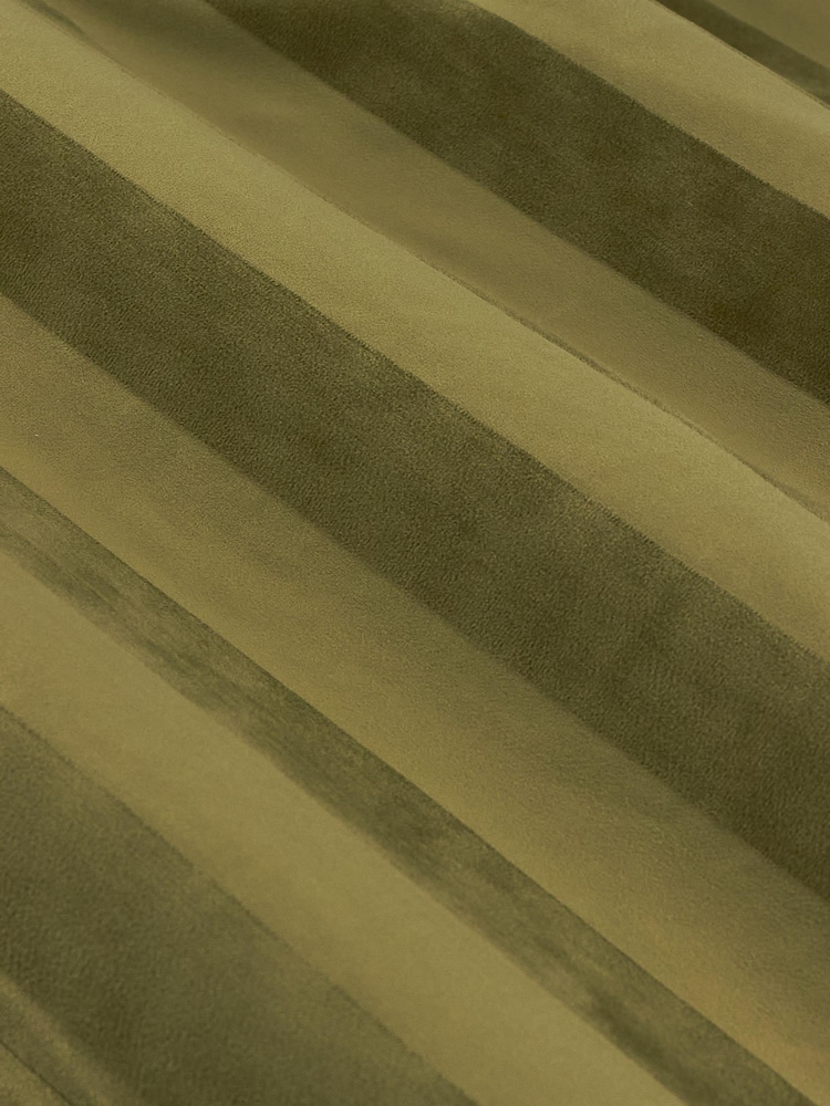 Paoletti Regency Stripe Velvet Lined Eyelet Curtains - Bilde 4 av 4