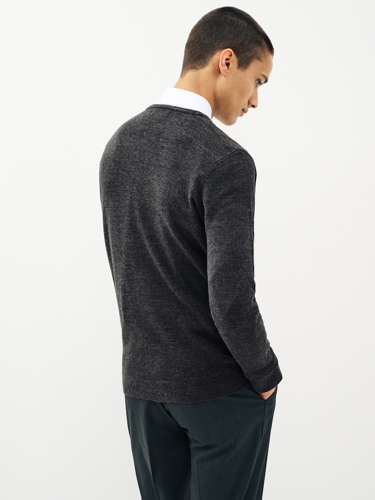 Gris foncé - Col en V - Pull régulier en maille douce au toucher - Image 3 of 6