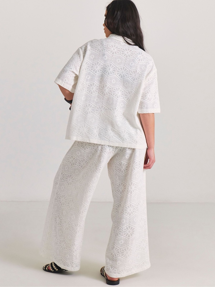 Simply Be White Lace Shirt And Trouser Beach Co-ord - Image 2 of 4 Simply Be White Lace Shirt And Trouser Beach Co-ord - Image 2 of 4