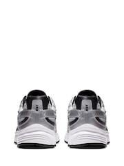 Nike Black/Grey Initiator Trainers - Image 5 of 10
