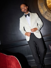 White Slim Fit Single Cuff Signature Italian Fabric Shirt - Image 7 of 10