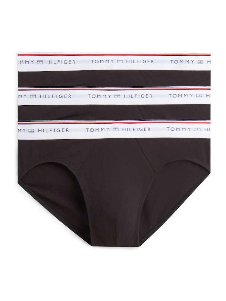 Tommy Hilfiger מארז הכולל 3 זוגות תחתוני בריף עם פסים ולוגו על רצועת המותניים, דגם Global - תמונה 1 מתוך 5 Tommy Hilfiger מארז הכולל 3 זוגות תחתוני בריף עם פסים ולוגו על רצועת המותניים, דגם Global - תמונה 1 מתוך 5