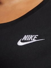 Nike Black Curve Sportswear Club Essentials T-Shirt - Image 4 of 5