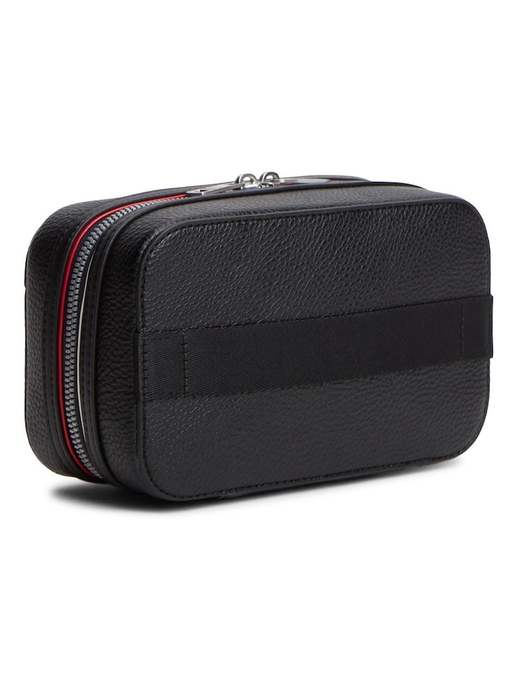 Tommy Hilfiger Black Metal Logo Pebble Grain Washbag - Image 2 of 4 Tommy Hilfiger Black Metal Logo Pebble Grain Washbag - Image 2 of 4