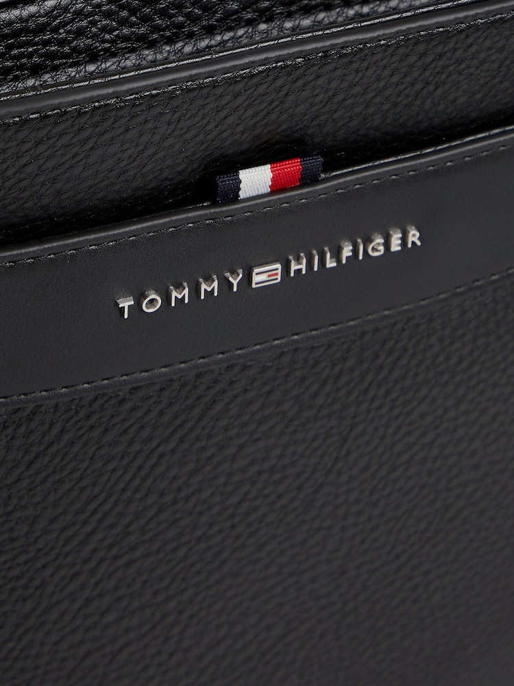 Tommy Hilfiger Black Metal Logo Textured Cross-Body Bag - Image 5 of 5 Tommy Hilfiger Black Metal Logo Textured Cross-Body Bag - Image 5 of 5