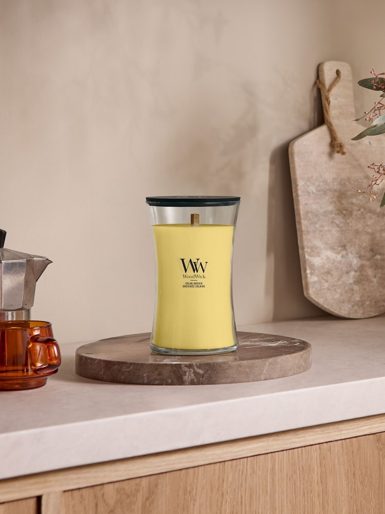 Woodwick Cream Medium Hourglass 1 Wick Large Candle - Image 2 of 4 Woodwick Cream Medium Hourglass 1 Wick Large Candle - Image 2 of 4