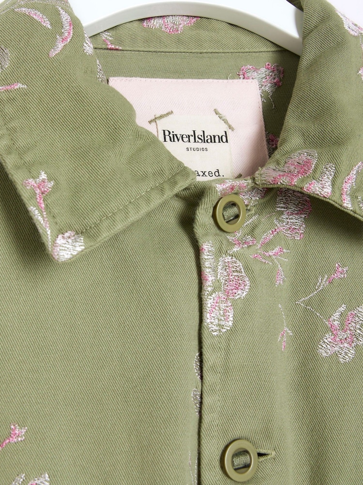 River Island Green Floral Pocketed Utility Shacket - Image 4 of 4 River Island Green Floral Pocketed Utility Shacket - Image 4 of 4