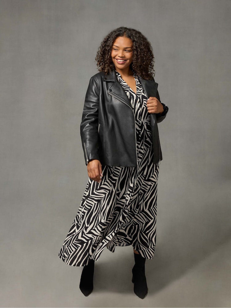 Live Unlimited Black/White Curve Linear Print Shirt Dress - Image 2 of 5