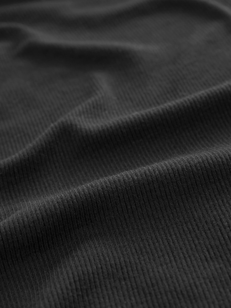 Negro - Camiseta sin mangas térmica ligera con ribete de encaje ThermoGen de Next - Imagen 6 de 6 Negro - Camiseta sin mangas térmica ligera con ribete de encaje ThermoGen de Next - Imagen 6 de 6