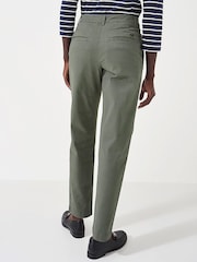 Grün - Crew Clothing Salcombe Chinos - Bild 4 von 5